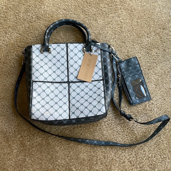 Steve Madden Handbags - Steve Madden NWT purse with wallet set crossbody medium size